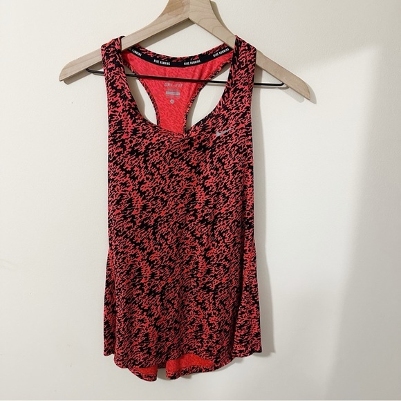Nike Running Dri Fit Red Patterned Tank Top Athletic Size XL Athleisure - Picture 1 of 9